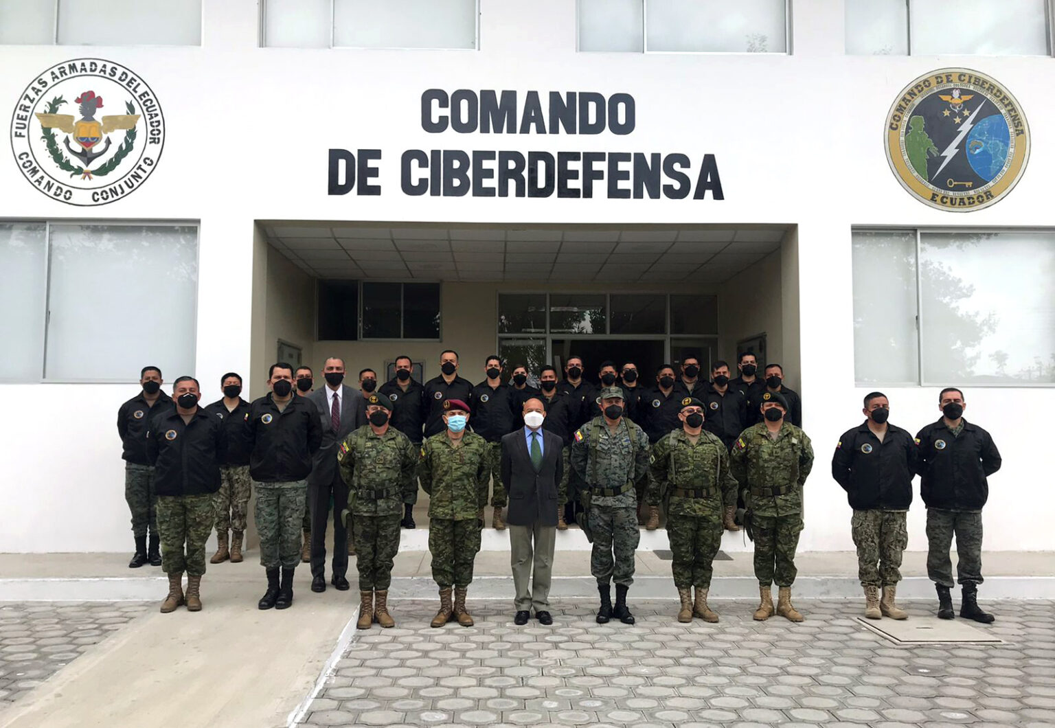 Visita Del Ministro De Defensa Nacional Al Comando De Ciberdefensa De Las Fuerzas Armadas 3440