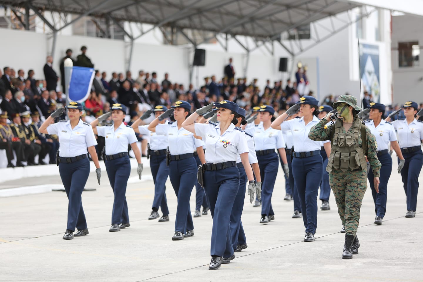 El uniforme militar es un símbolo de honor que trasciende – Fuerza Aérea  Ecuatoriana