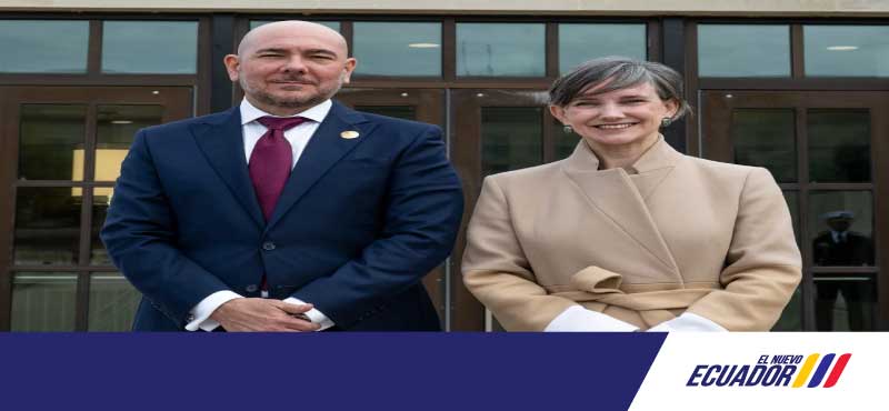 El ministro de Defensa Nacional, Gian Carlo Loffredo y su comitiva, participaron en la II Reunión del Grupo de Trabajo Bilateral de Defensa, junto a Jana Nelson, Subsecretario adjunto de defensa de EE.UU., con el objetivo de restablecer las prioridades para la colaboración y cooperación en defensa y seguridad.