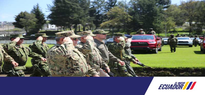 El ministro de Defensa Nacional, Gian Carlo Loffredo, acompañado del Alto Mando Militar, entregaron 70 vehículos de última tecnología a Fuerza Armas, para reforzar las operaciones en territorio.